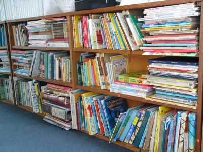 Bookshelves as a booklist for